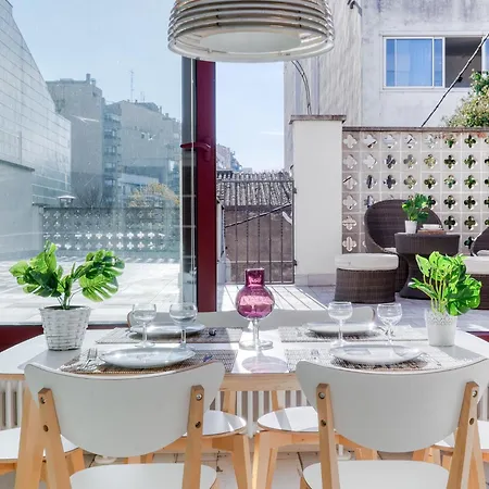 Bright & Artistic By Interhome Фигерас