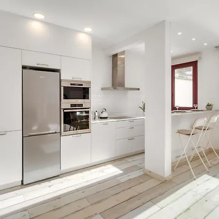 Bright & Artistic By Interhome * Фигерас